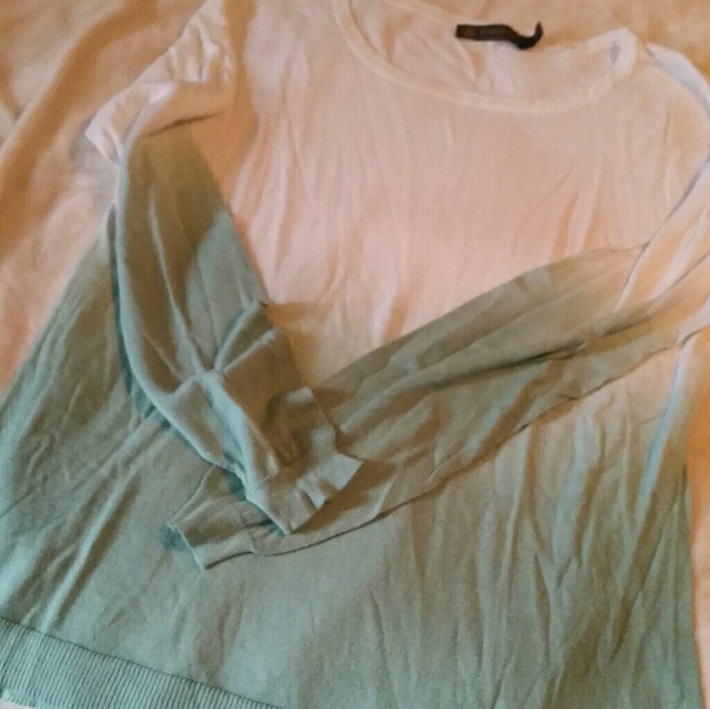 Outback Red Green Ombre Pullover - image 1